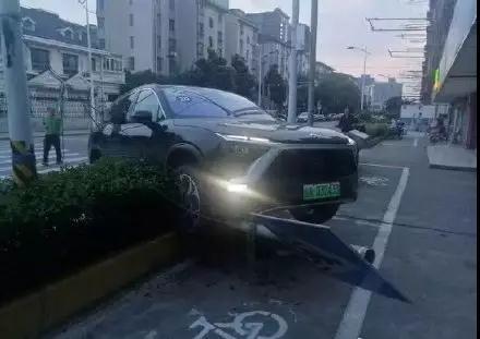 蔚來ES8交車時間,蔚來ES8事故